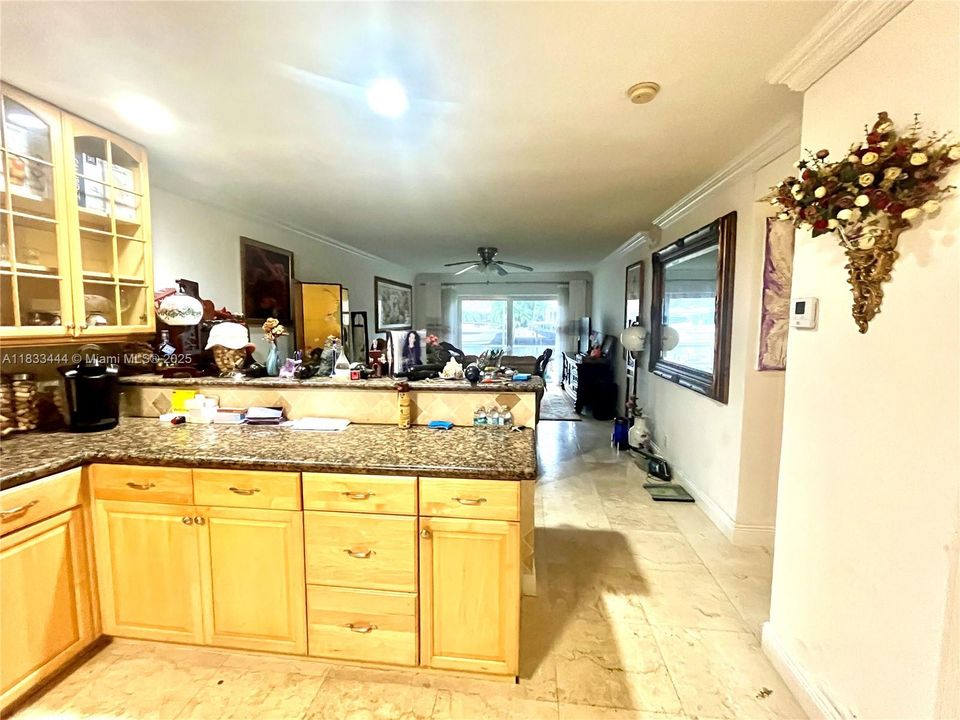 For Sale: $322,900 (2 beds, 2 baths, 960 Square Feet)