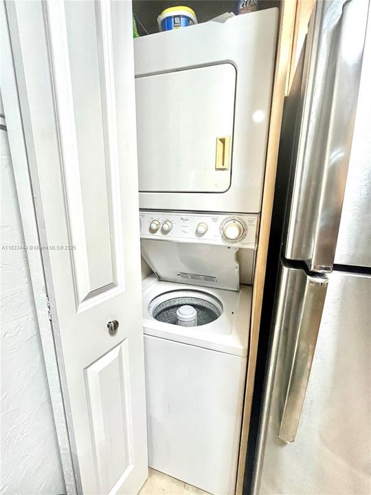 For Sale: $322,900 (2 beds, 2 baths, 960 Square Feet)