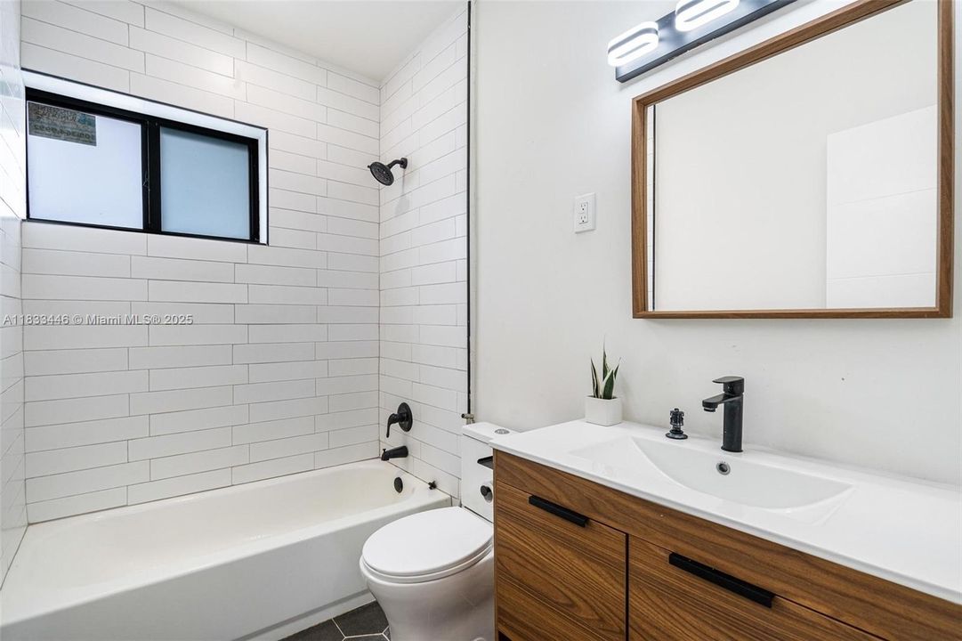 Недавно продано: $524,000 (4 спален, 2 ванн, 1546 Квадратных фут)