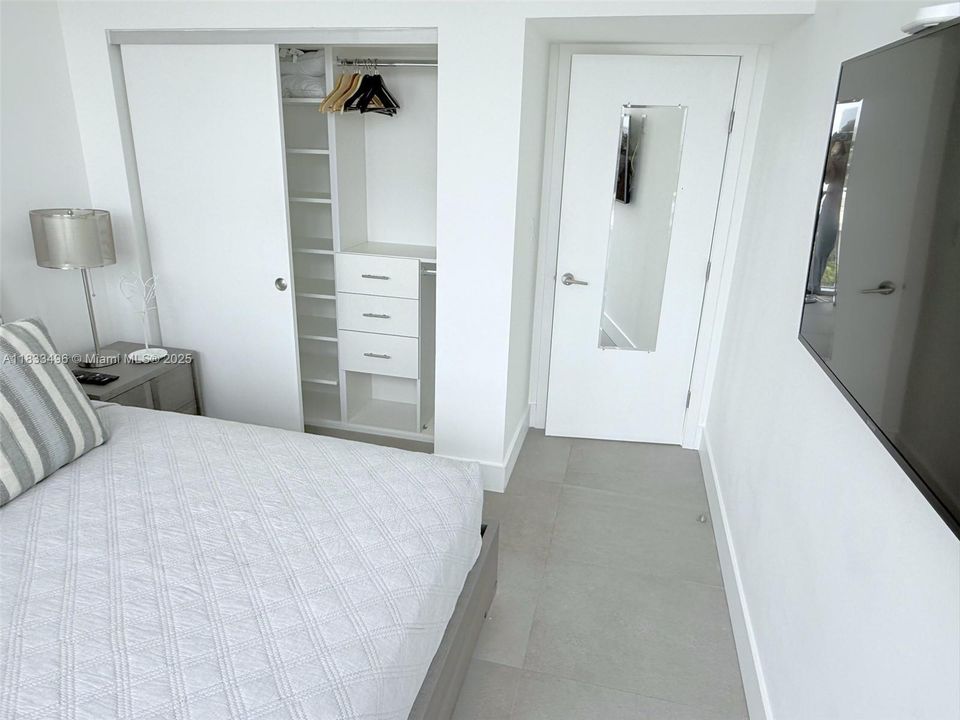 En Venta: $1,950,000 (3 camas, 2 baños, 1300 Pies cuadrados)