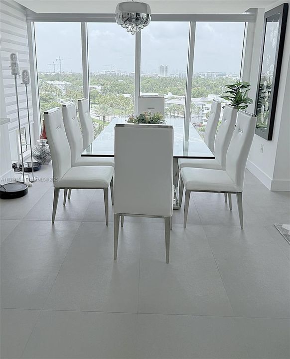 En Venta: $1,950,000 (3 camas, 2 baños, 1300 Pies cuadrados)