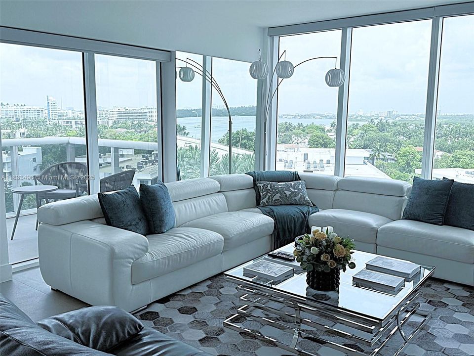 En Venta: $1,950,000 (3 camas, 2 baños, 1300 Pies cuadrados)