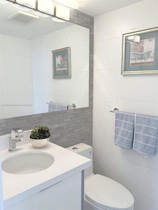 En Venta: $1,950,000 (3 camas, 2 baños, 1300 Pies cuadrados)