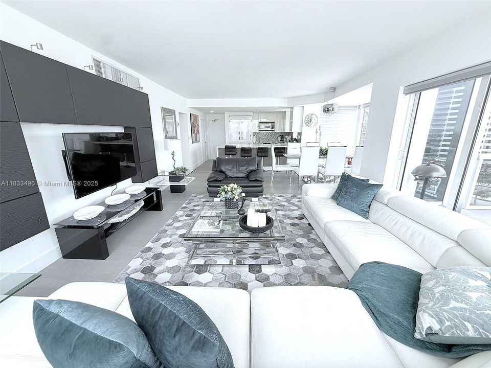 En Venta: $1,950,000 (3 camas, 2 baños, 1300 Pies cuadrados)