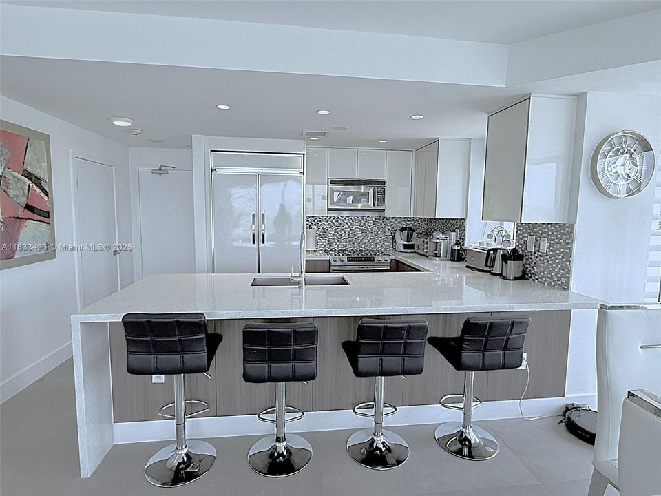 En Venta: $1,950,000 (3 camas, 2 baños, 1300 Pies cuadrados)