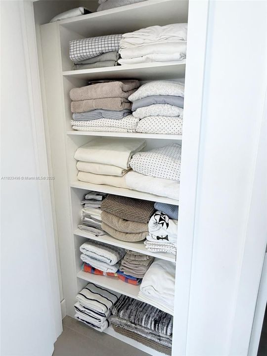 En Venta: $1,950,000 (3 camas, 2 baños, 1300 Pies cuadrados)