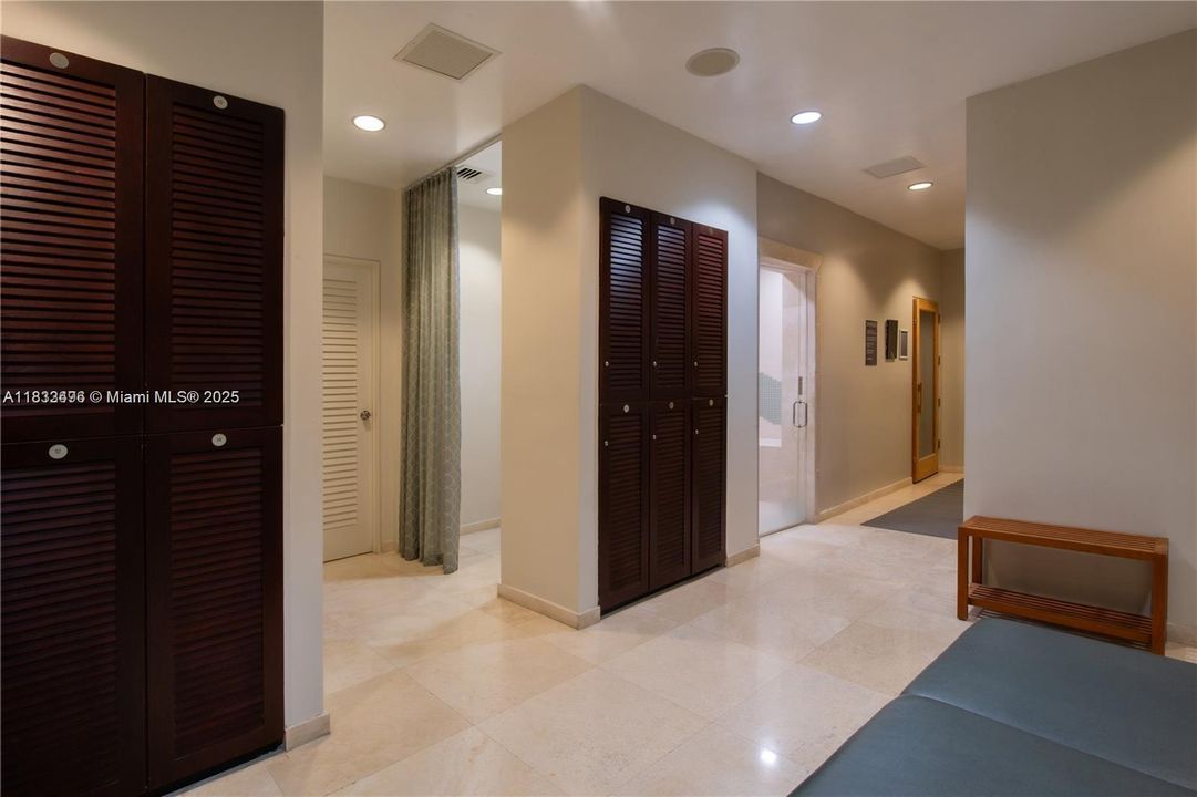 En Venta: $1,950,000 (3 camas, 2 baños, 1300 Pies cuadrados)