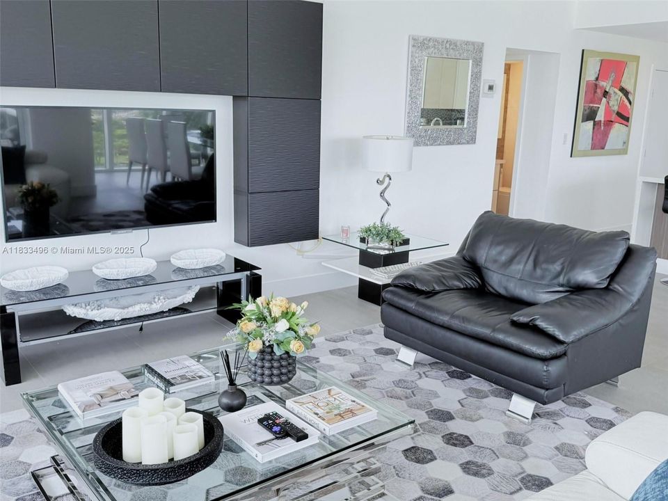 En Venta: $1,950,000 (3 camas, 2 baños, 1300 Pies cuadrados)