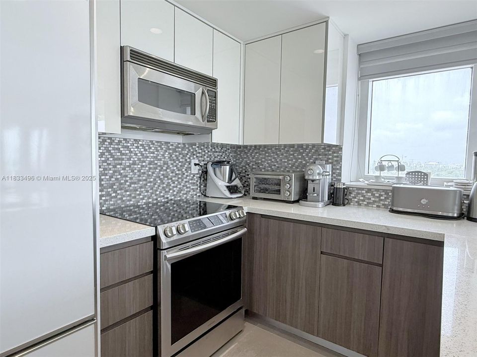 En Venta: $1,950,000 (3 camas, 2 baños, 1300 Pies cuadrados)