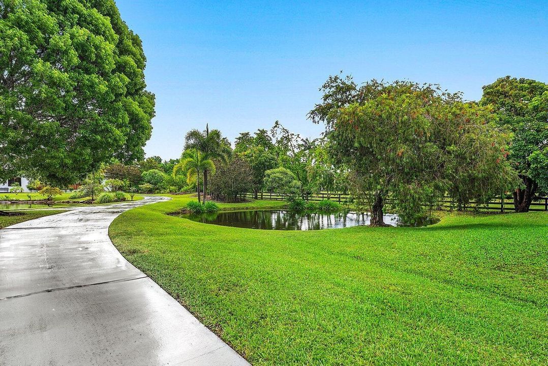 002-8549SurreyLane-BocaRaton-FL-33496-SM