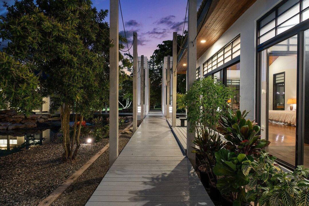 106-8549SurreyLane-BocaRaton-FL-33496-SM