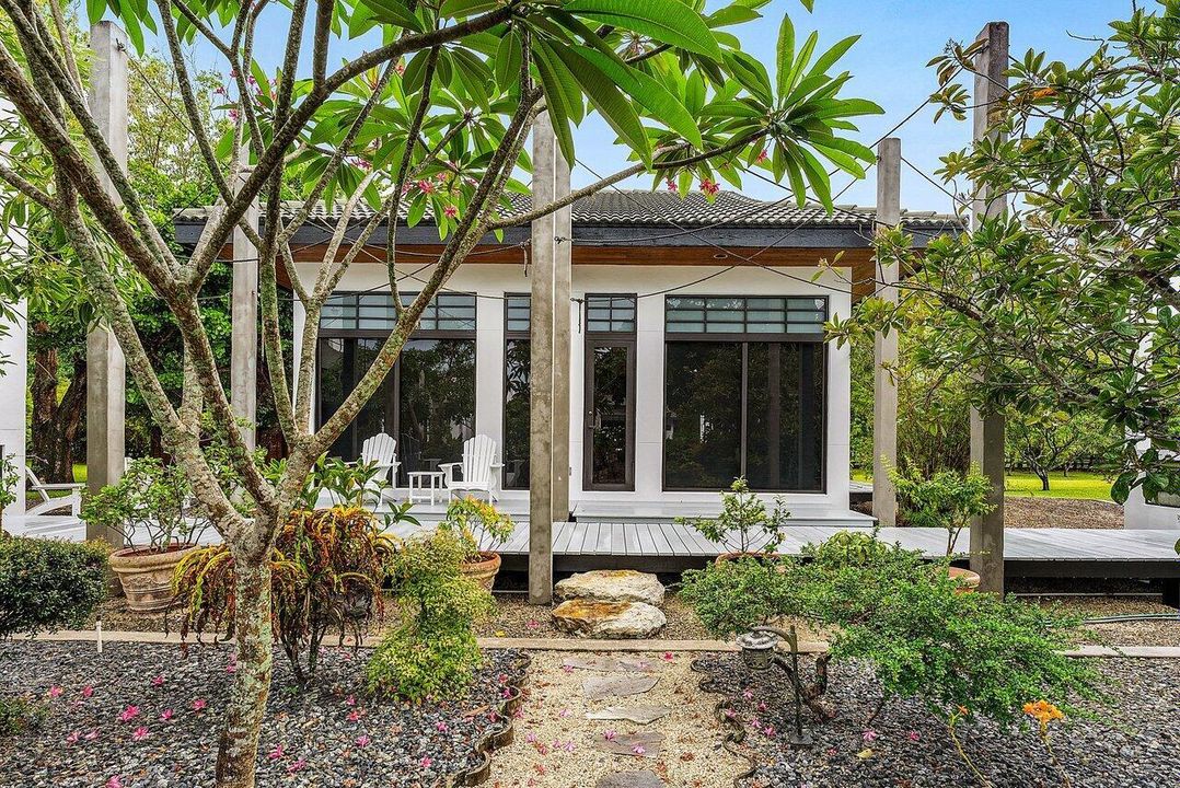 012-8549SurreyLane-BocaRaton-FL-33496-SM