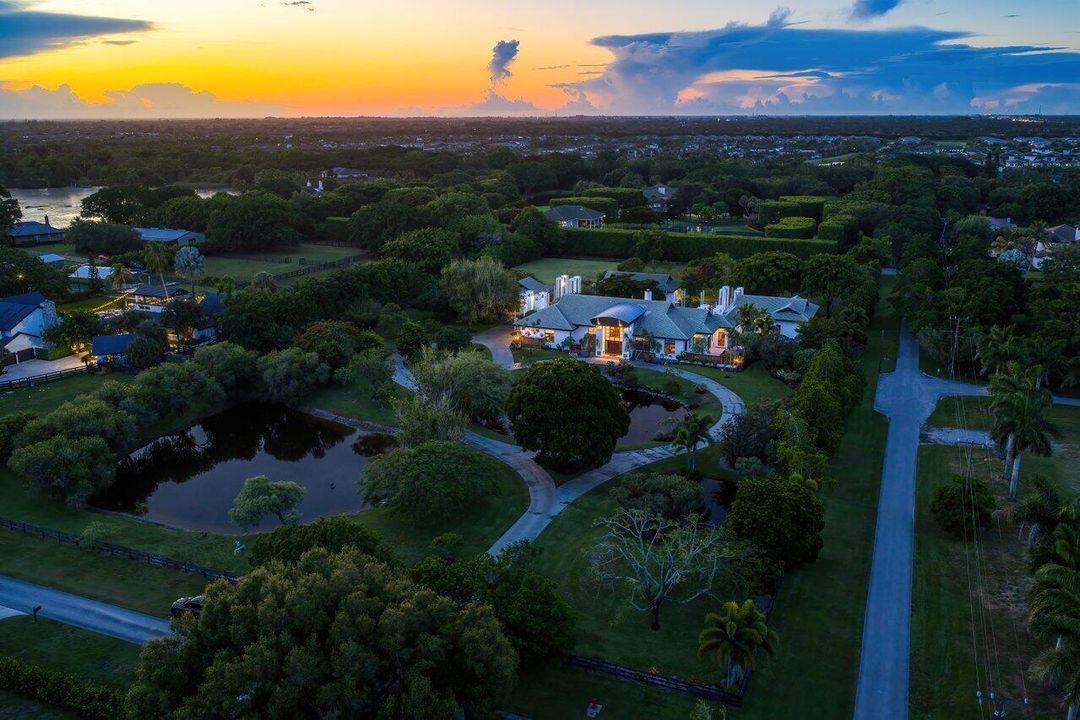 112-8549SurreyLane-BocaRaton-FL-33496-SM
