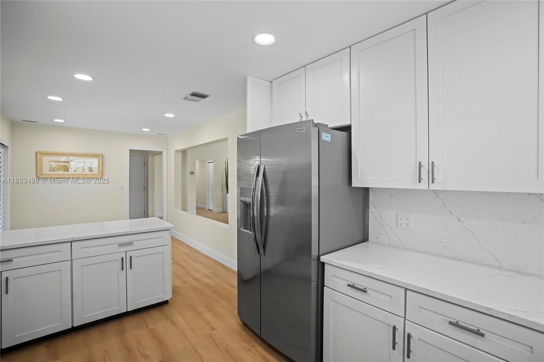 Activo con contrato: $5,000 (2 camas, 2 baños, 2300 Pies cuadrados)