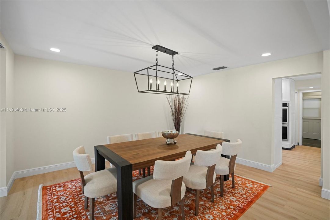 Activo con contrato: $5,000 (2 camas, 2 baños, 2300 Pies cuadrados)