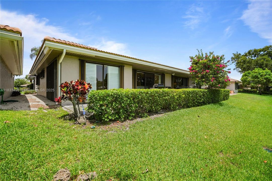 Activo con contrato: $5,000 (2 camas, 2 baños, 2300 Pies cuadrados)