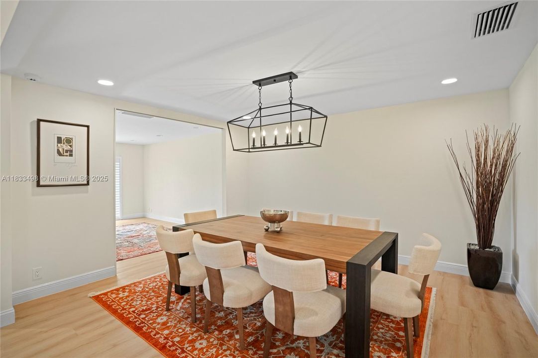 Activo con contrato: $5,000 (2 camas, 2 baños, 2300 Pies cuadrados)