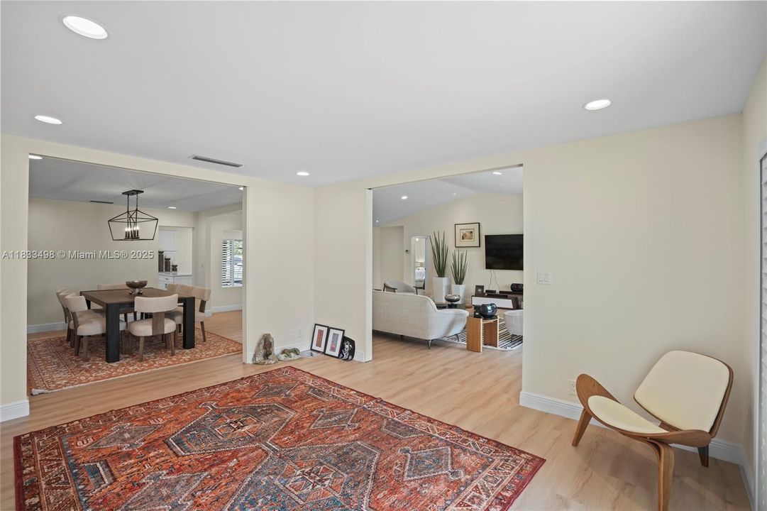 Activo con contrato: $5,000 (2 camas, 2 baños, 2300 Pies cuadrados)