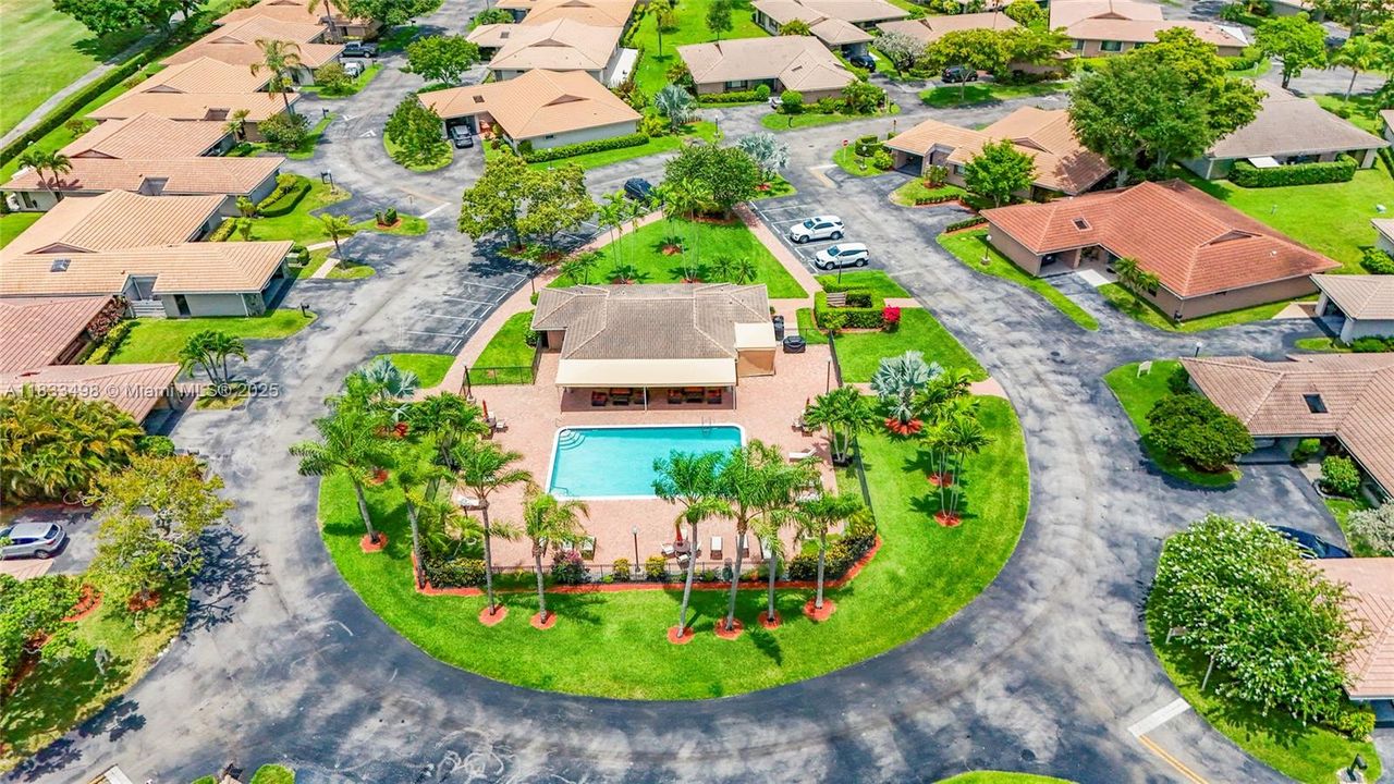 Activo con contrato: $5,000 (2 camas, 2 baños, 2300 Pies cuadrados)