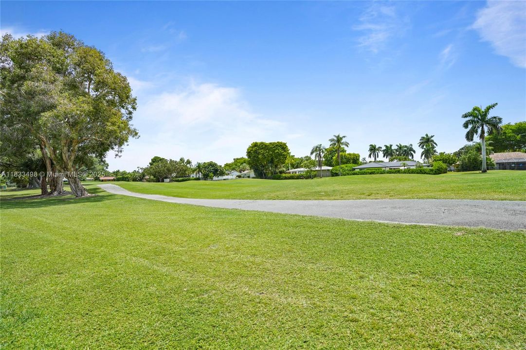 Activo con contrato: $5,000 (2 camas, 2 baños, 2300 Pies cuadrados)