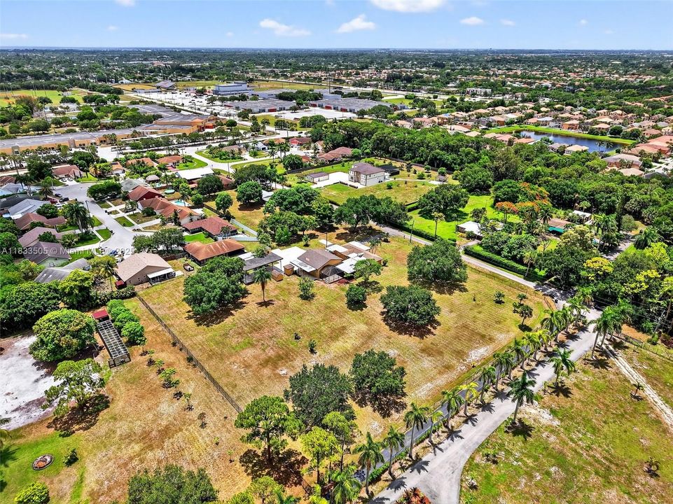 Recently Sold: $1,200,000 (2 beds, 2 baths, 2103 Square Feet)