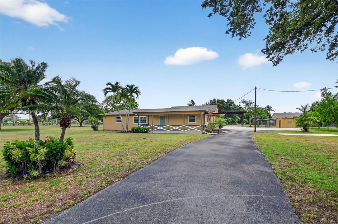 Recently Sold: $1,200,000 (2 beds, 2 baths, 2103 Square Feet)