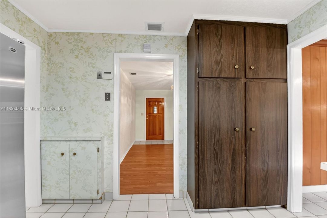 Recently Sold: $1,200,000 (2 beds, 2 baths, 2103 Square Feet)