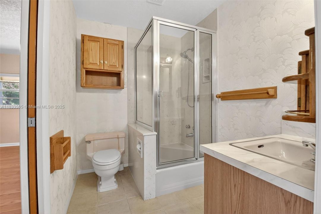 Recently Sold: $1,200,000 (2 beds, 2 baths, 2103 Square Feet)