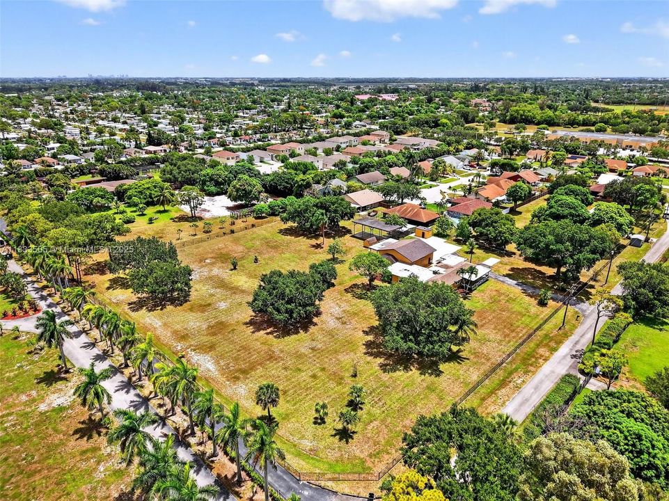 Recently Sold: $1,200,000 (2 beds, 2 baths, 2103 Square Feet)