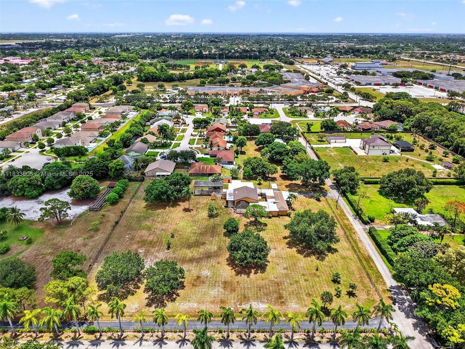 Recently Sold: $1,200,000 (2 beds, 2 baths, 2103 Square Feet)