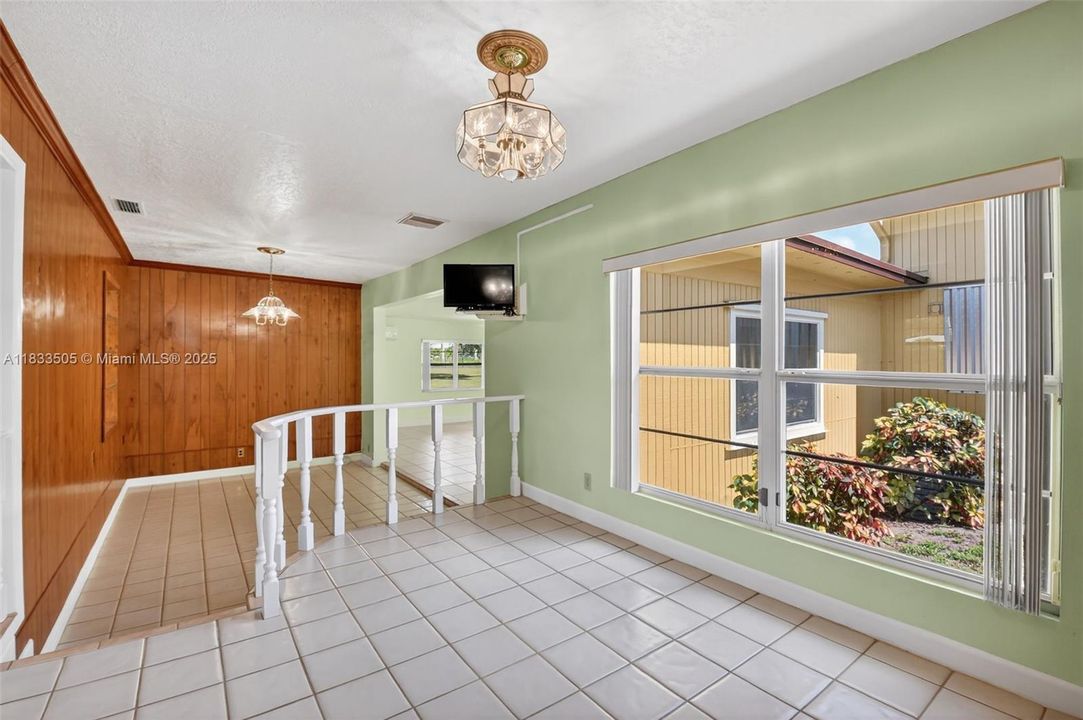 Recently Sold: $1,200,000 (2 beds, 2 baths, 2103 Square Feet)