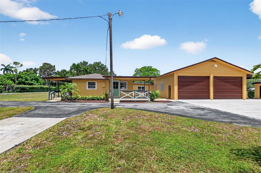 Recently Sold: $1,200,000 (2 beds, 2 baths, 2103 Square Feet)