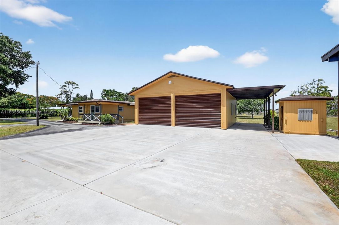 Recently Sold: $1,200,000 (2 beds, 2 baths, 2103 Square Feet)