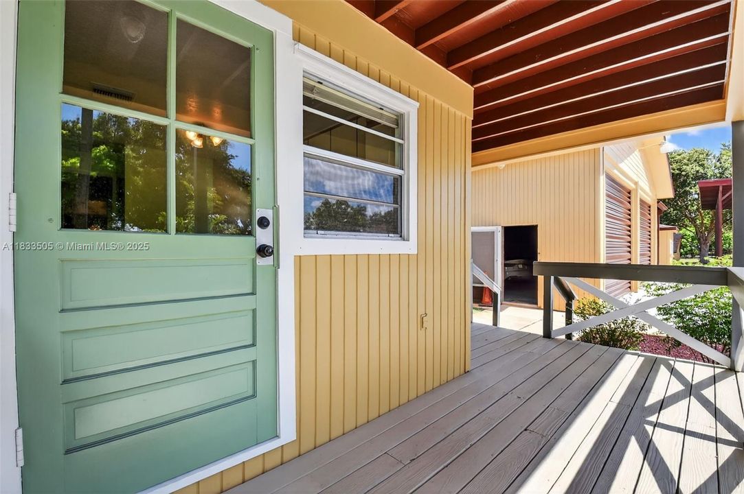 Recently Sold: $1,200,000 (2 beds, 2 baths, 2103 Square Feet)