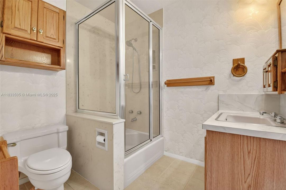 Recently Sold: $1,200,000 (2 beds, 2 baths, 2103 Square Feet)