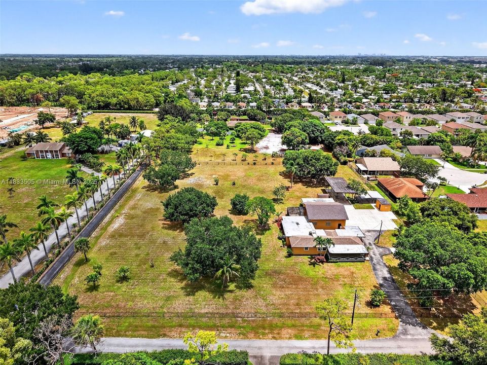 Recently Sold: $1,200,000 (2 beds, 2 baths, 2103 Square Feet)