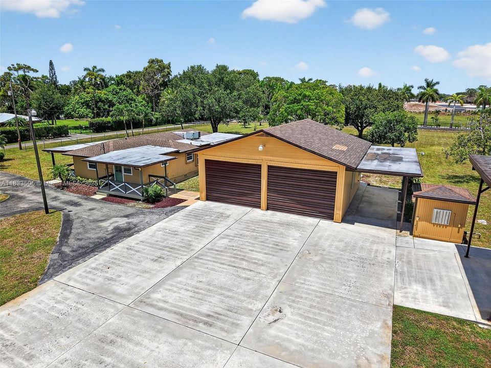 Recently Sold: $1,200,000 (2 beds, 2 baths, 2103 Square Feet)