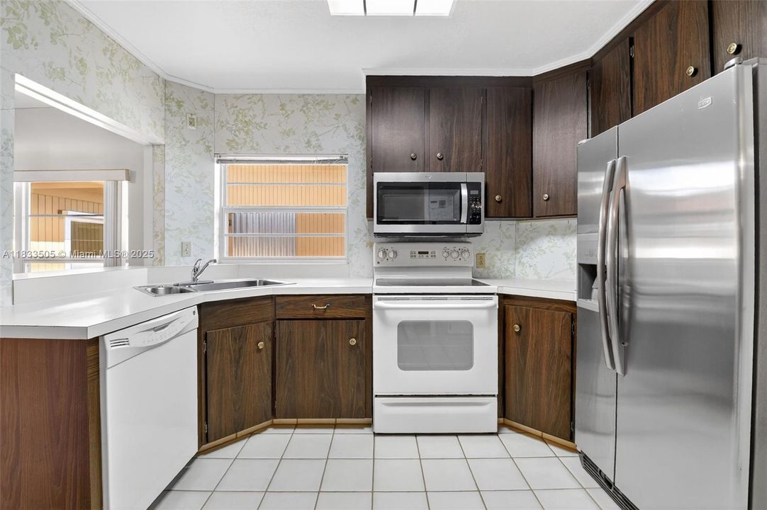 Recently Sold: $1,200,000 (2 beds, 2 baths, 2103 Square Feet)