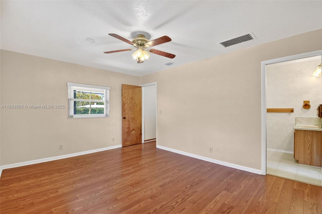 Recently Sold: $1,200,000 (2 beds, 2 baths, 2103 Square Feet)