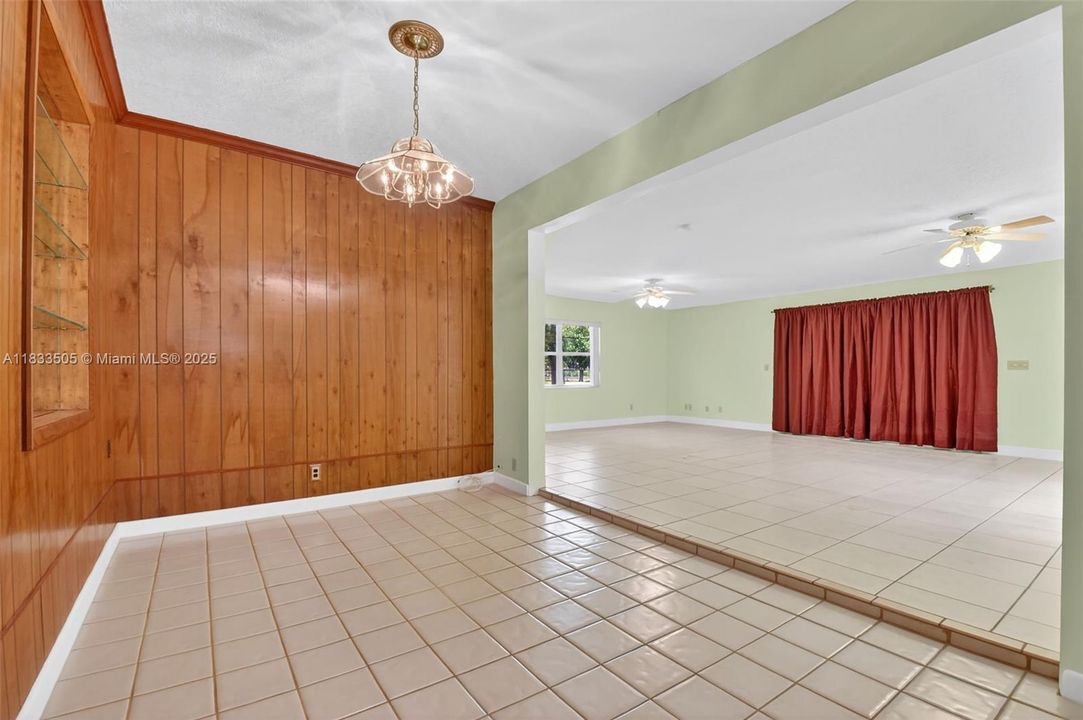 Recently Sold: $1,200,000 (2 beds, 2 baths, 2103 Square Feet)