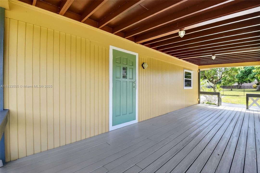 Recently Sold: $1,200,000 (2 beds, 2 baths, 2103 Square Feet)