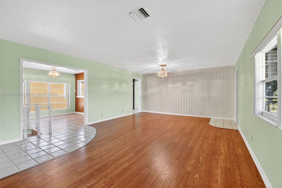 Recently Sold: $1,200,000 (2 beds, 2 baths, 2103 Square Feet)