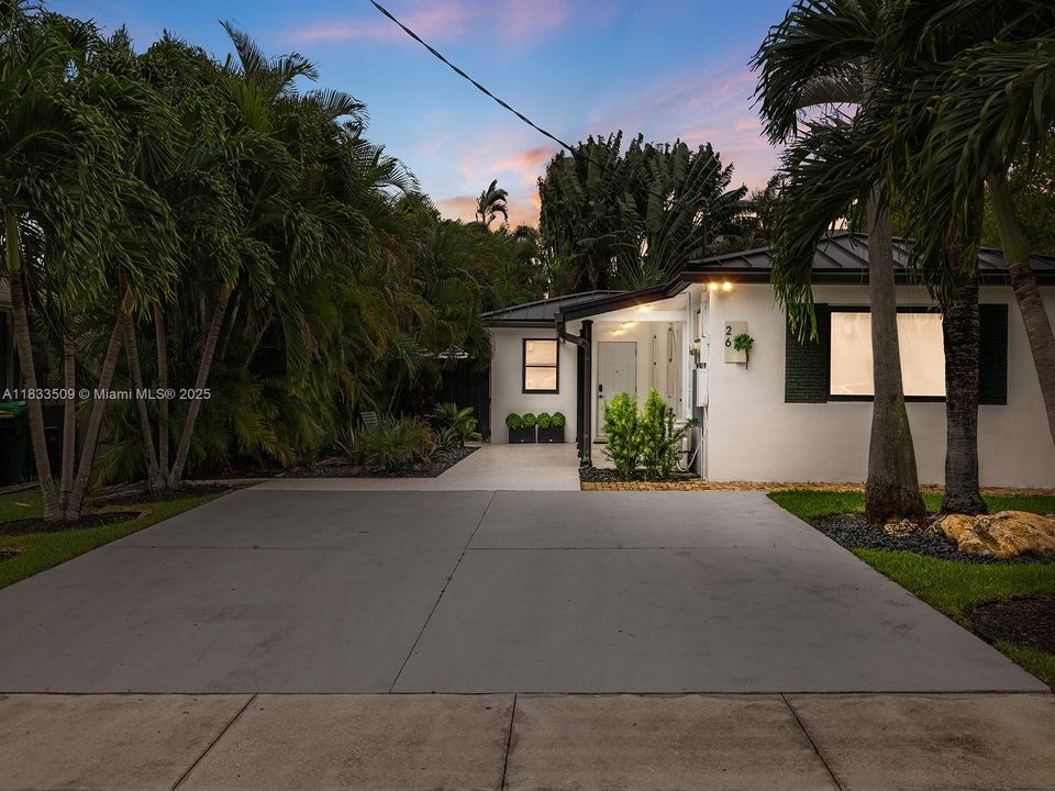 Recently Rented: $2,000 (1 beds, 1 baths, 1325 Square Feet)