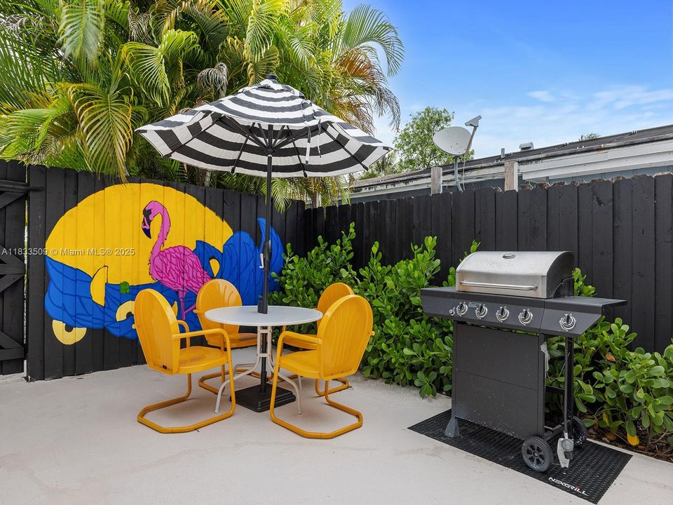 Recently Rented: $2,000 (1 beds, 1 baths, 1325 Square Feet)