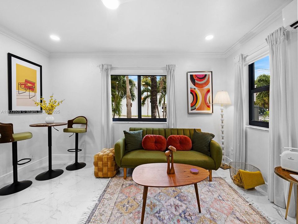 Recently Rented: $2,000 (1 beds, 1 baths, 1325 Square Feet)