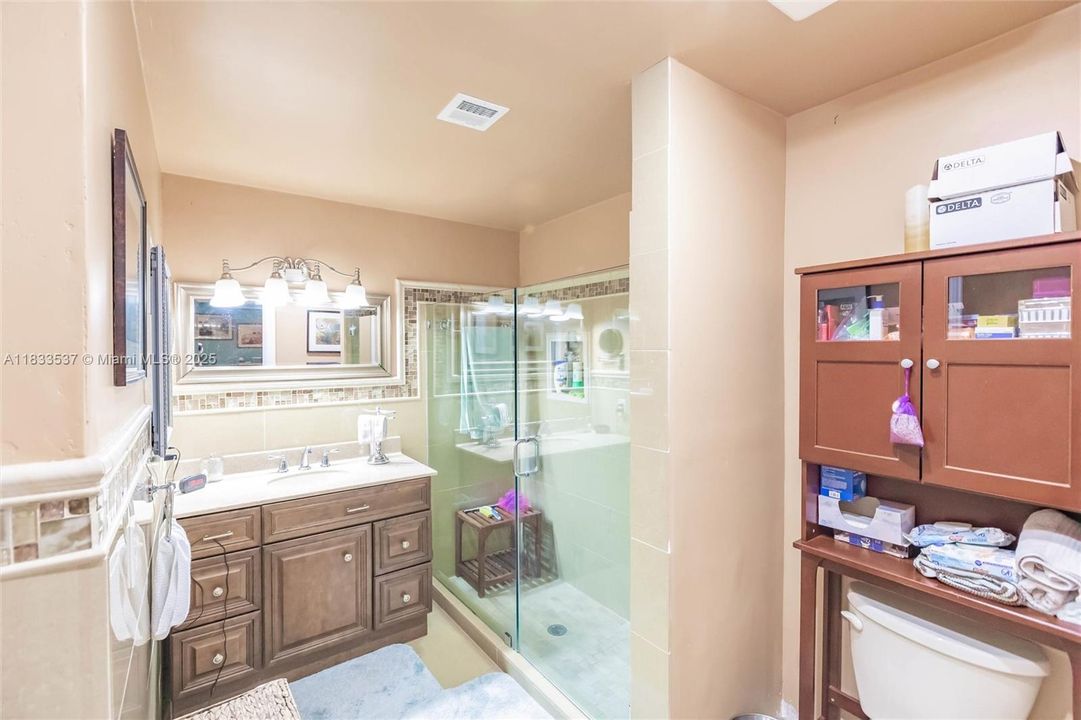 For Sale: $815,000 (3 beds, 2 baths, 1557 Square Feet)