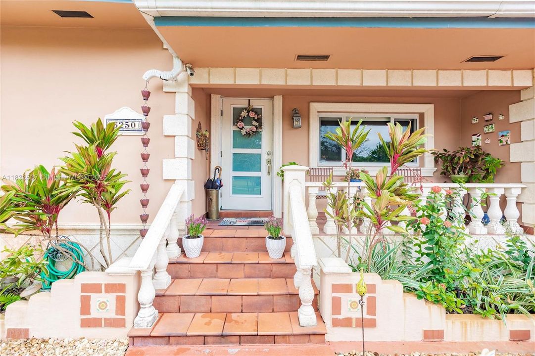 For Sale: $815,000 (3 beds, 2 baths, 1557 Square Feet)