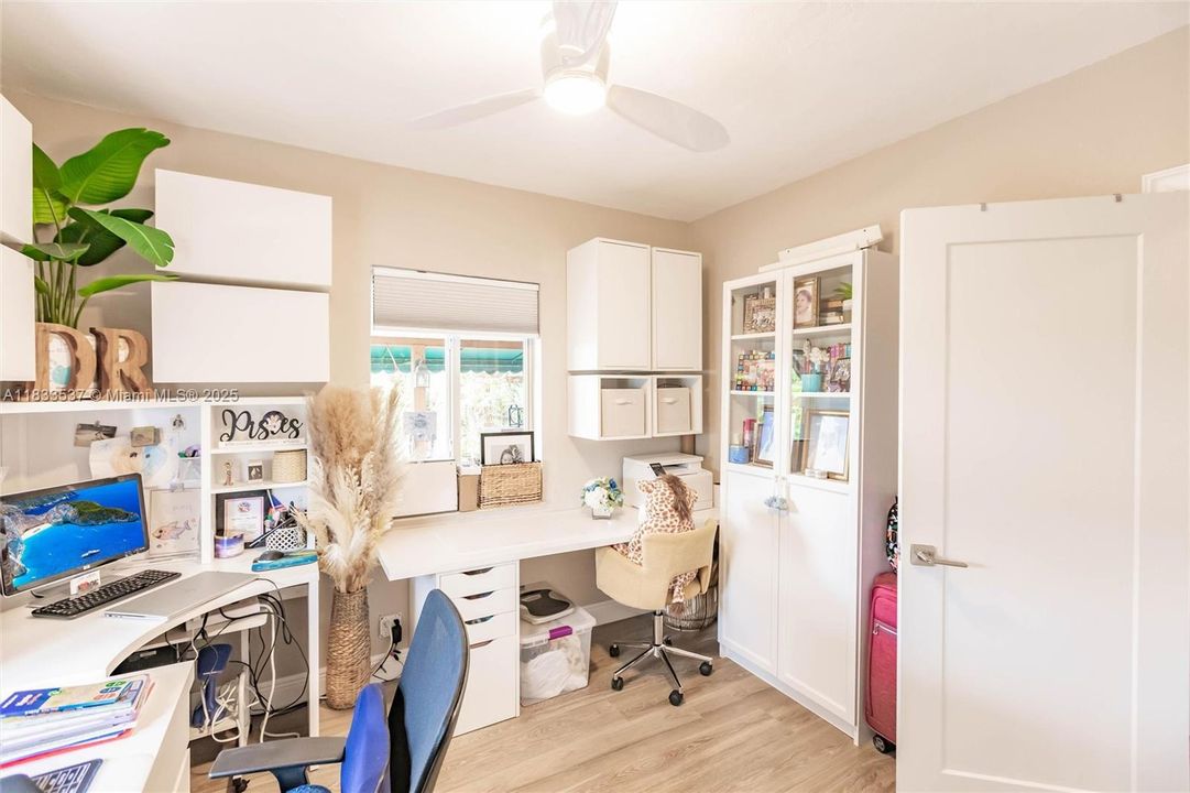 For Sale: $815,000 (3 beds, 2 baths, 1557 Square Feet)