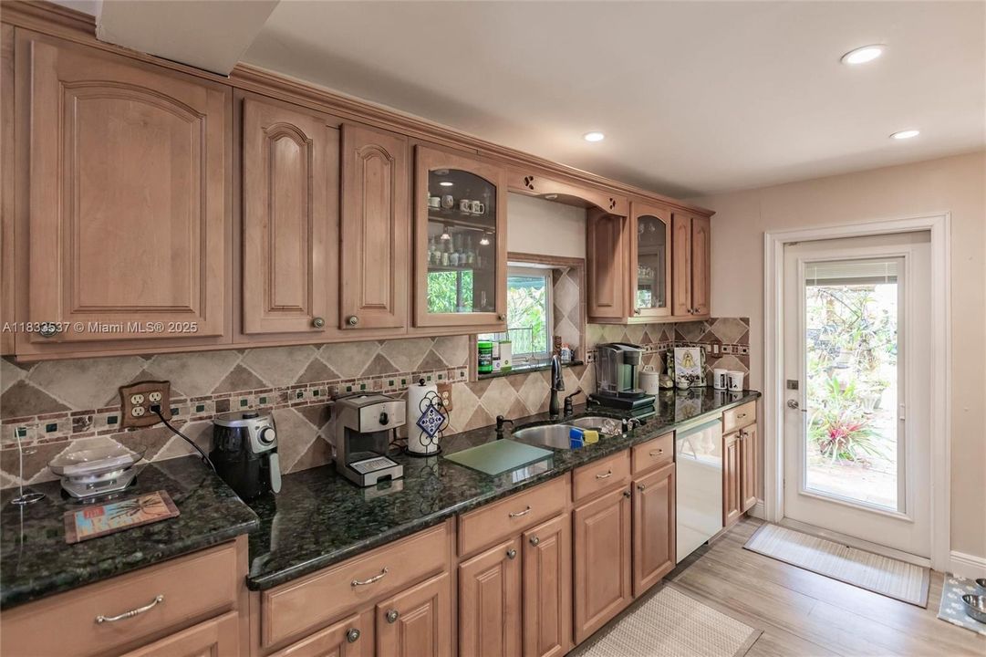 For Sale: $815,000 (3 beds, 2 baths, 1557 Square Feet)