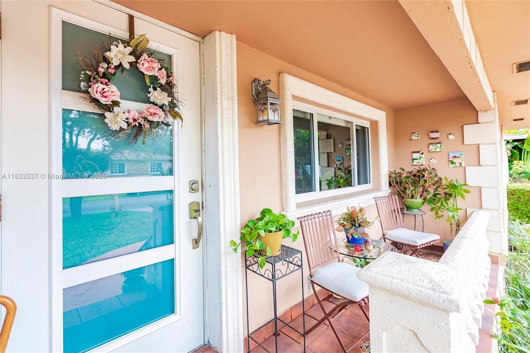 For Sale: $815,000 (3 beds, 2 baths, 1557 Square Feet)